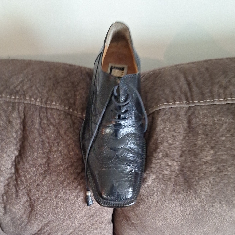 Elegant Black Leather Derby Shoes